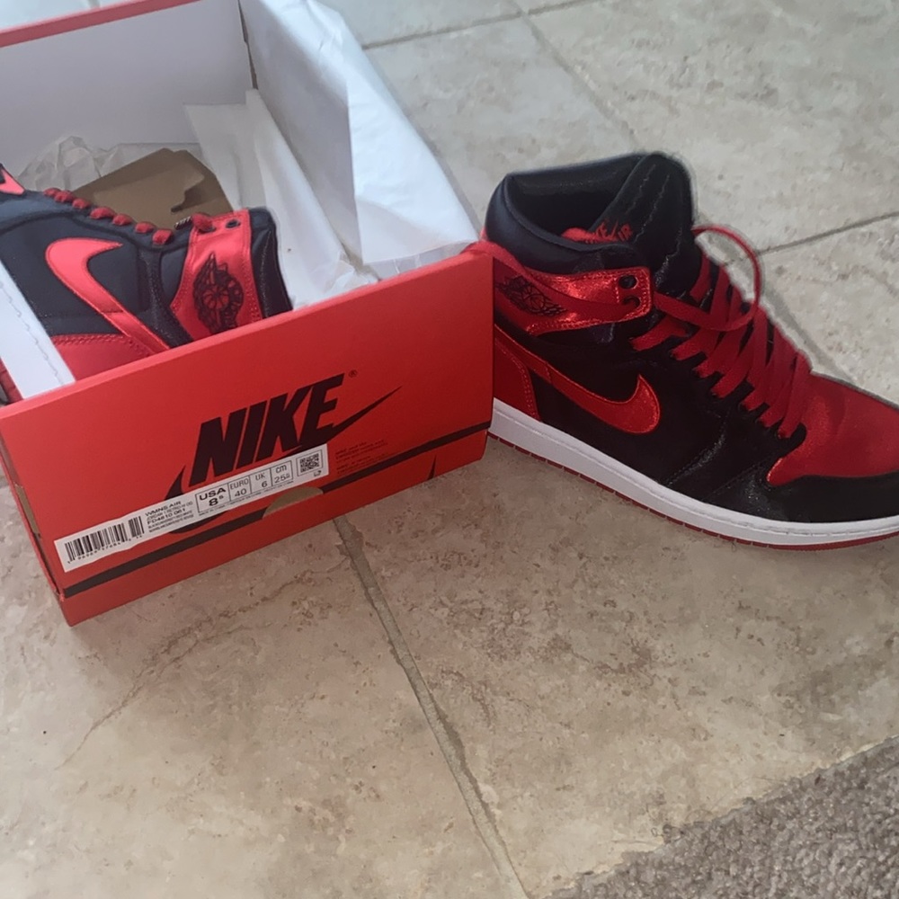 Satin Bred 1s